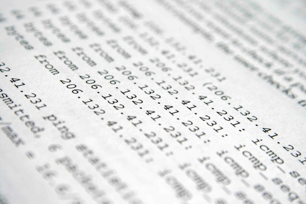 feuille papier avec adresse IPV4 écrite dessus